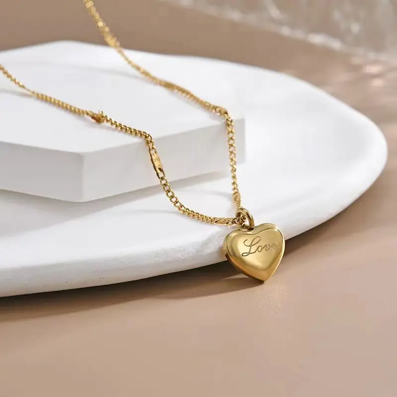 Minimal Heart Love Stamp Necklace